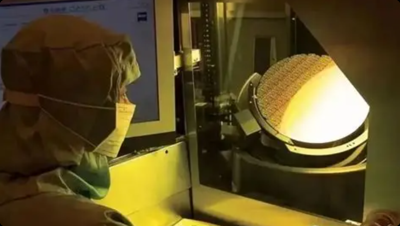 半导体制造车间中的晶圆边缘处理