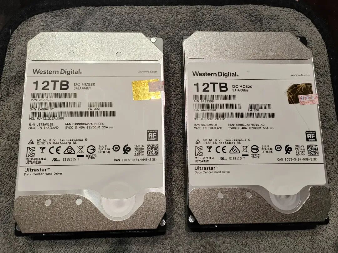 西数12TB企业级硬盘Ultrastar DC HC520正面标签