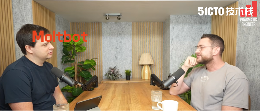 两位男性正在访谈，背景有PRAGMATIC ENGINEER标识