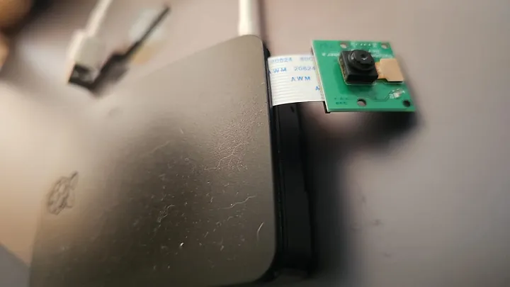 树莓派3B+主板与摄像头模块