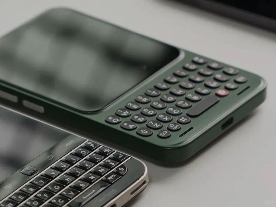 带计算器键盘的手机壳