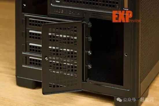 机箱底部风扇位与硬盘架