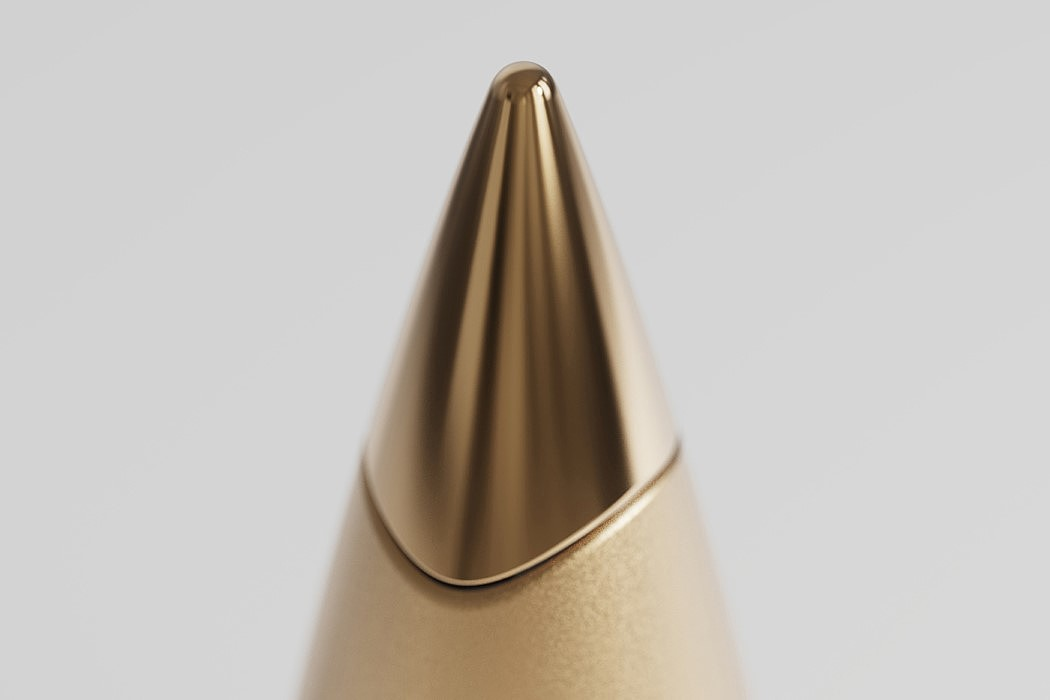 金色圆锥形物体顶部特写