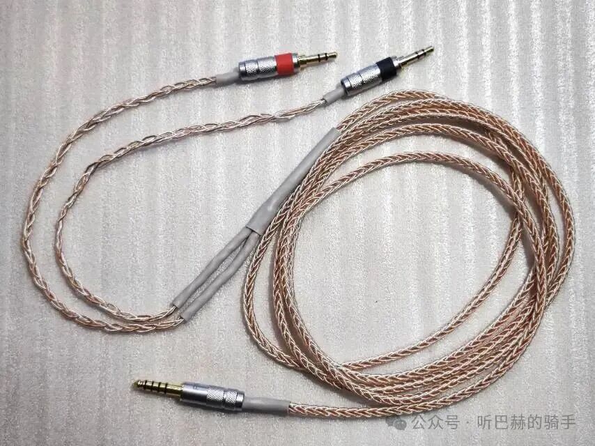 制作完成的4.4mm转双3.5mm平衡耳机线