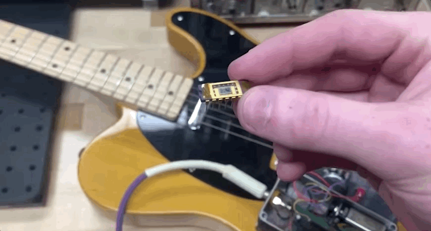 采用早期金属栅极工艺制作的吉他效果器内部