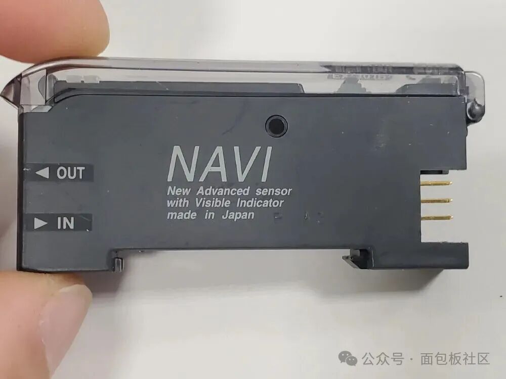 传感器光纤接口侧视图