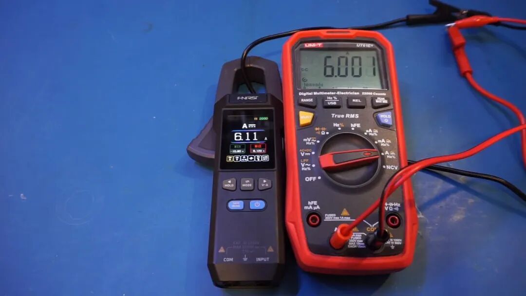 6A 直流电流比对:DMC-100 读 6.11A,UT61E+ 读 6.001A