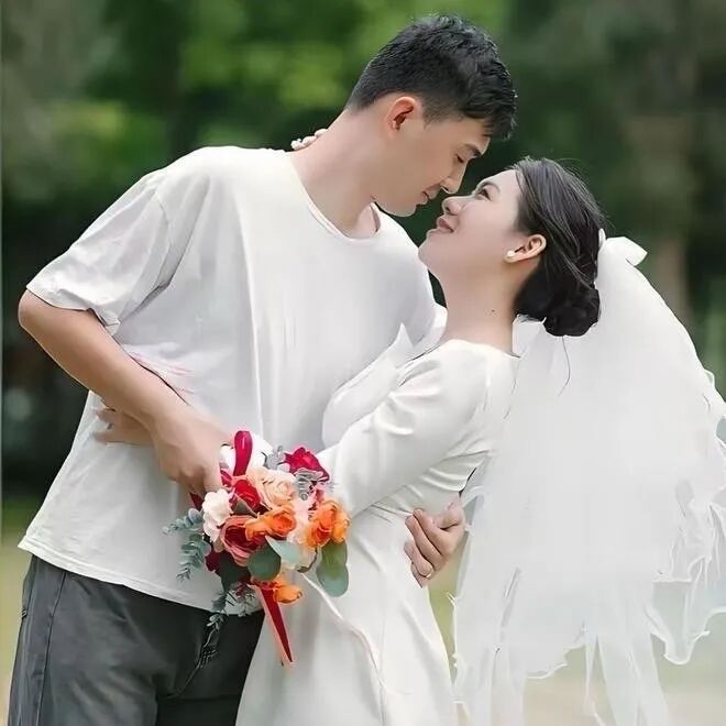 程序员高广辉与妻子的婚纱照