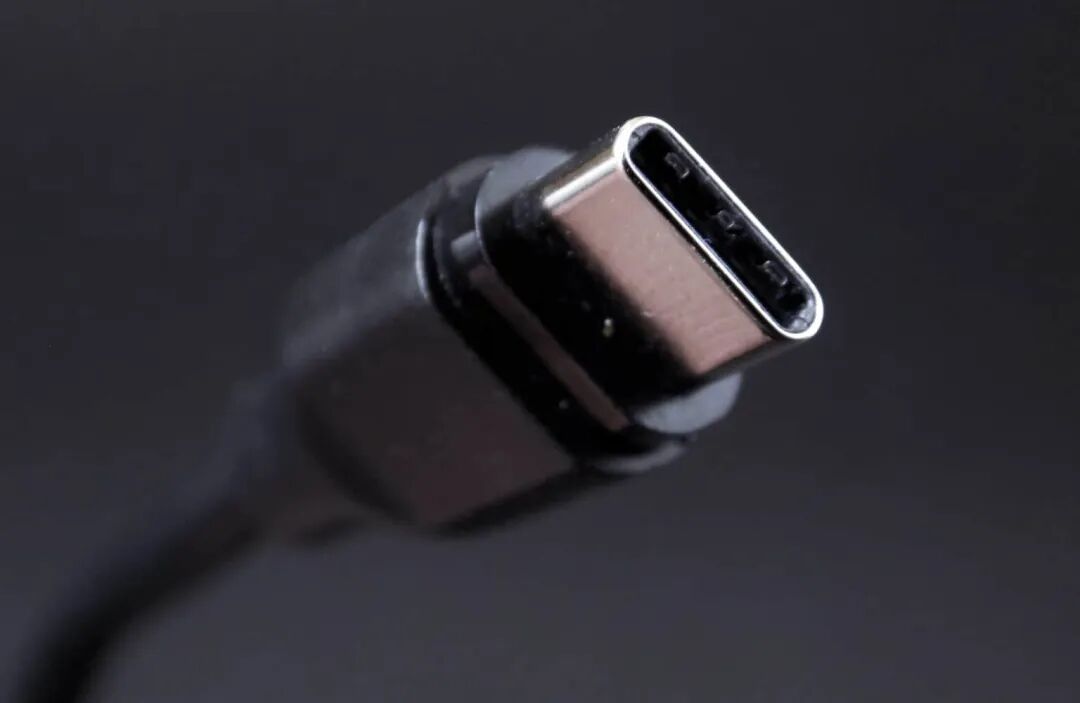 树莓派USB-C供电接口特写
