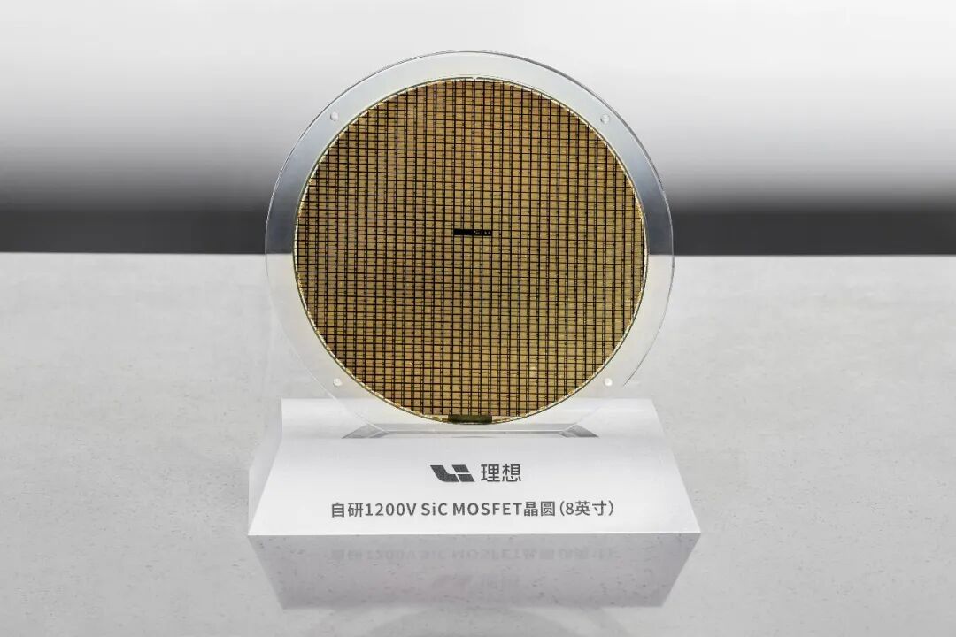 理想自研8英寸1200V SiC MOSFET晶圆