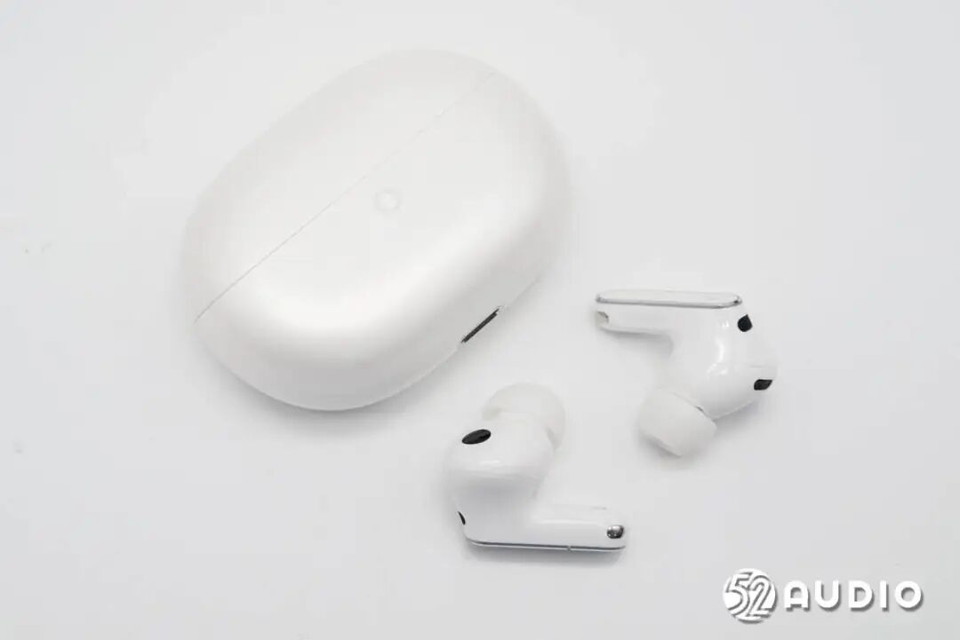 华为FreeBuds Pro 5耳机与充电盒整体外观