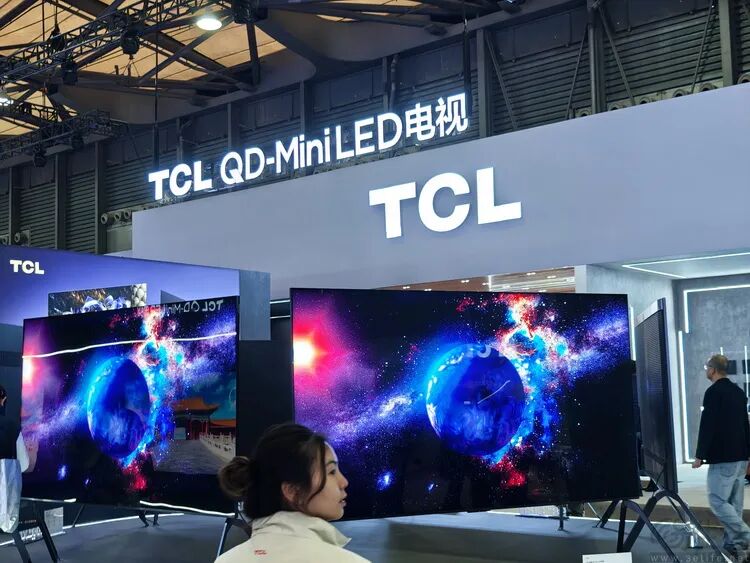 TCL QD-MiniLED电视展台