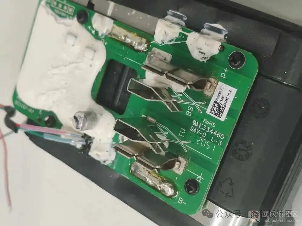 电池组模块顶部 BMS 板