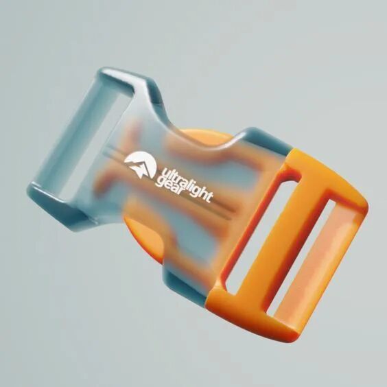印有ultralight gear的透明橙色扣件