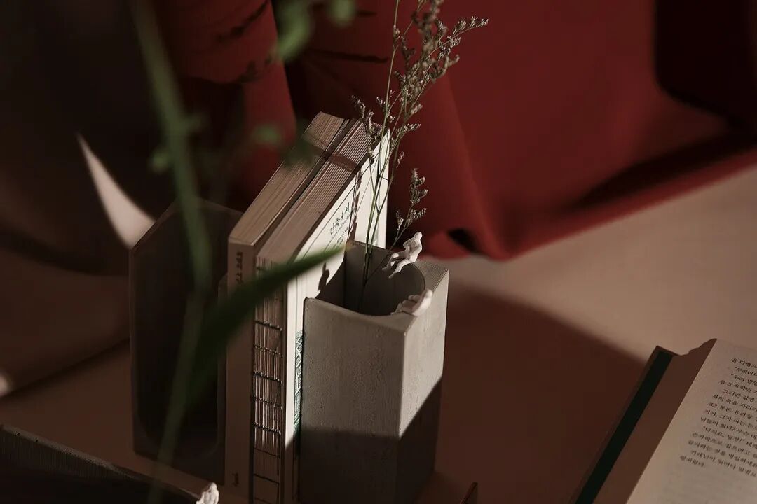 温馨室内阅读场景