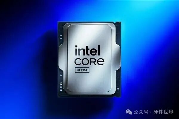 Intel 酷睿Ultra处理器特写,银色金属顶盖印有Core及Ultra字样,背景为深蓝渐变光效