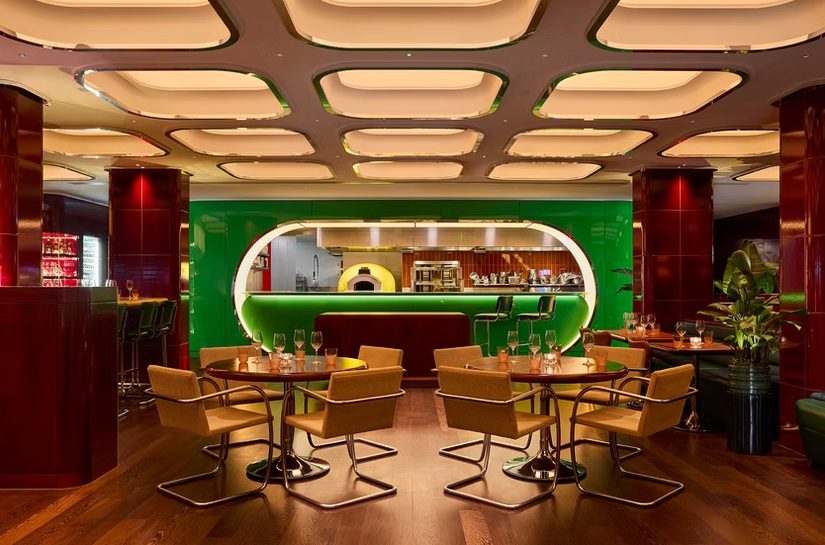 Town餐厅厨房与吧台