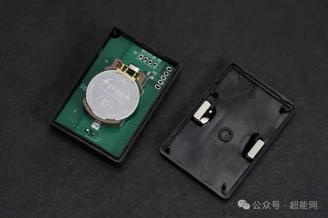 控制器内部CR2032电池