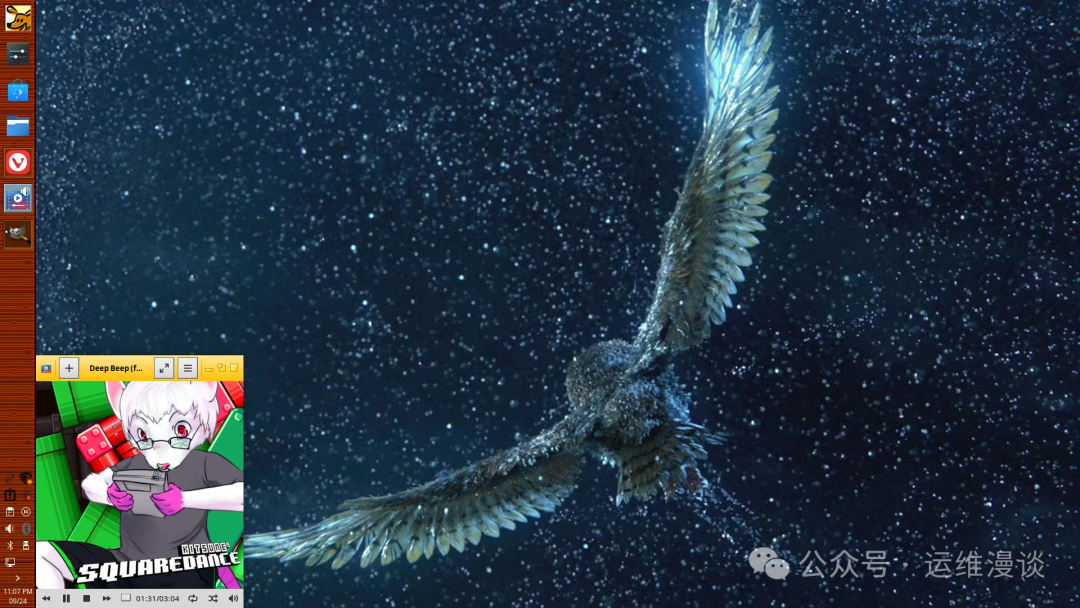 Archcraft 系统桌面，展示终端、文件管理器与系统监控