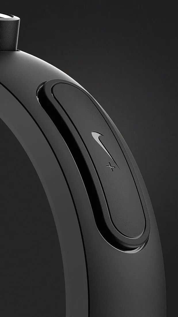 黑色运动设备上的弧形加号按钮