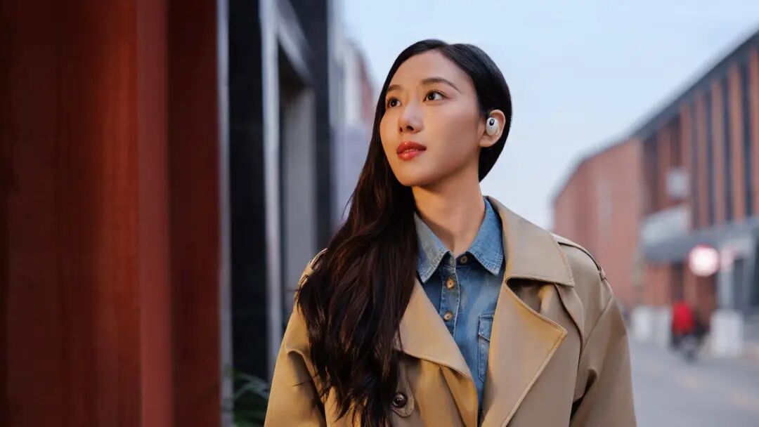 户外佩戴Lightwear的场景想象图