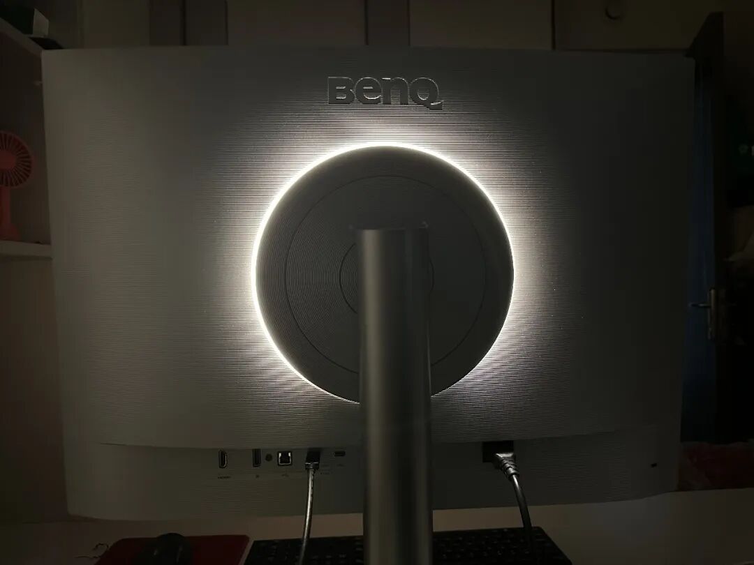 显示器背板MoonHalo光环