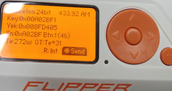 Flipper Zero屏幕显示Flipper 24bit信号参数，正在发送