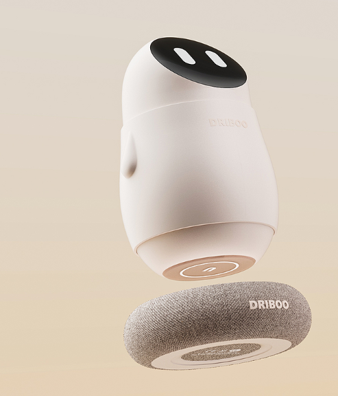 悬浮展示的白色智能水杯及其灰色充电底座