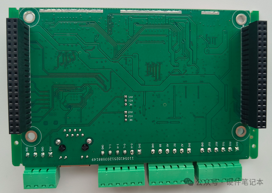 IO拓展板背面图