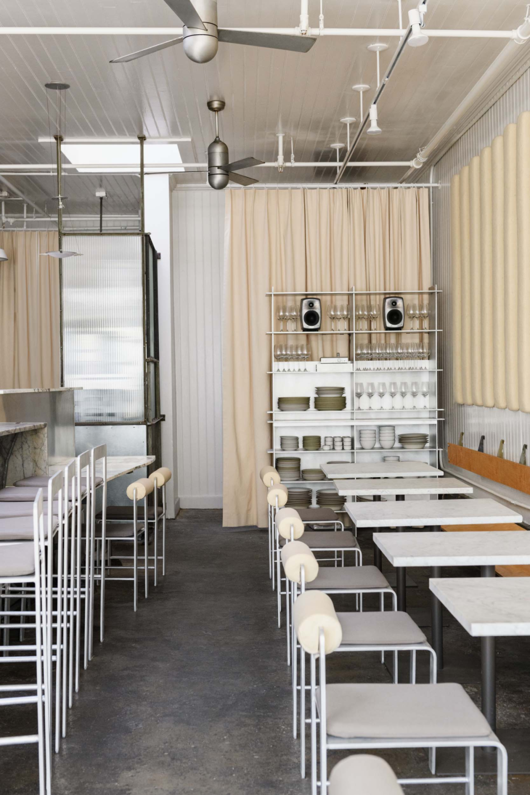 Side A餐厅用餐区