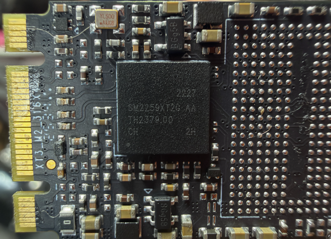 SM2259XT主控芯片PCB板微距特写