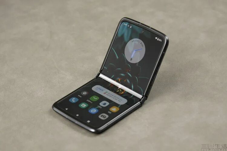 moto X70 Air 折叠屏手机