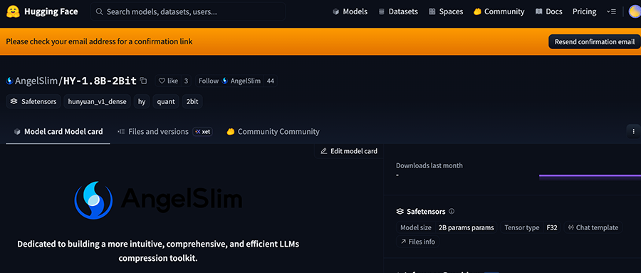 Hugging Face上AngelSlim/HY-1.8B-2Bit模型页面截图