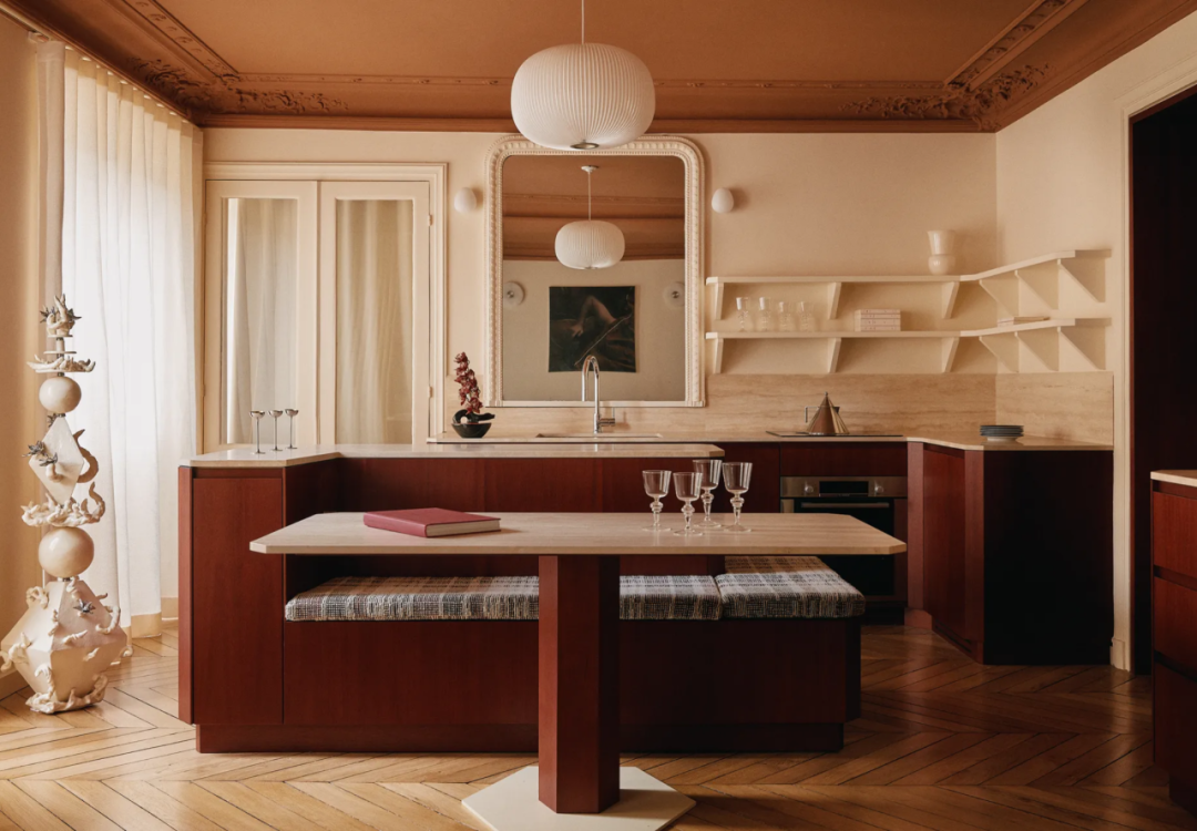 古典风格厨房与人字拼木地板