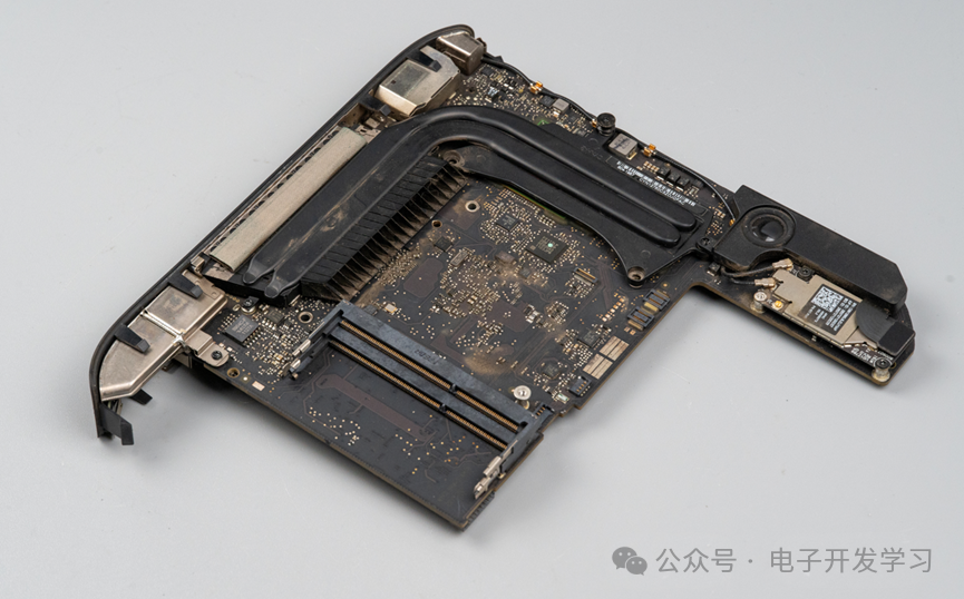 Mac mini主板正面全景