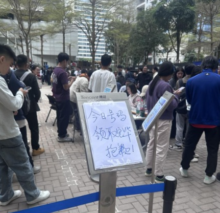 开发者排队体验OpenClaw