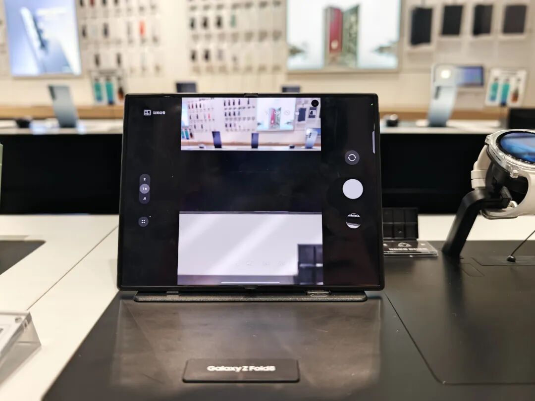 Galaxy Z Fold8 Ultra相机取景界面