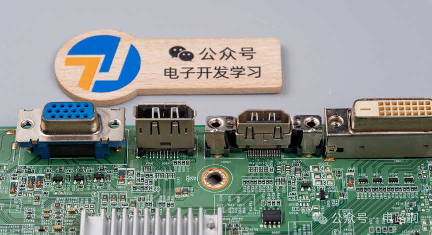 主板视频接口特写