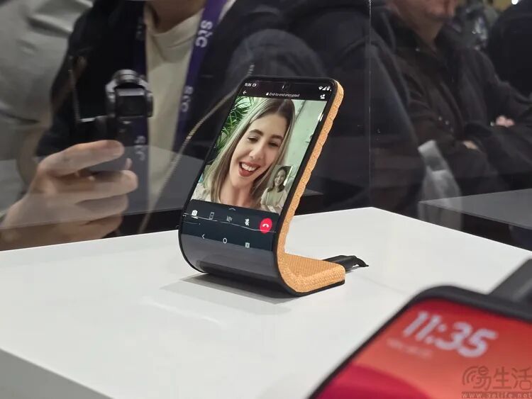 联想柔性屏概念机