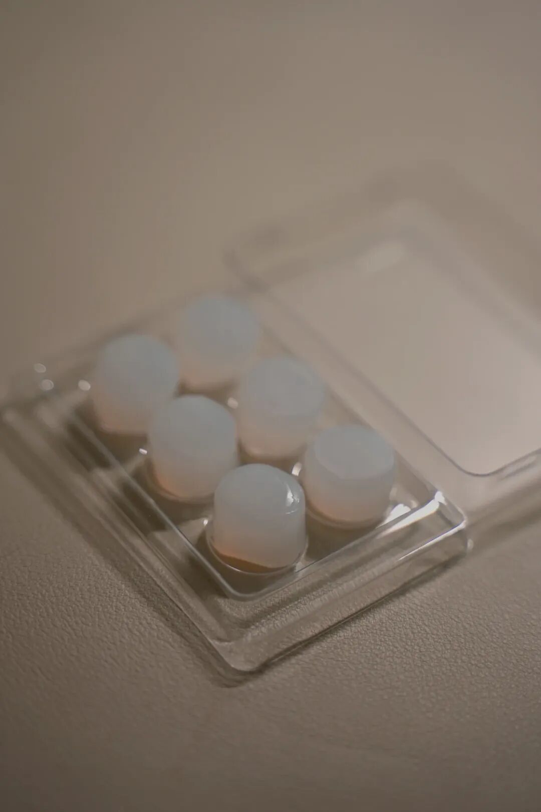 硅胶泥耳塞实物