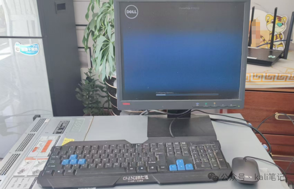 一台运行Windows的Dell电脑