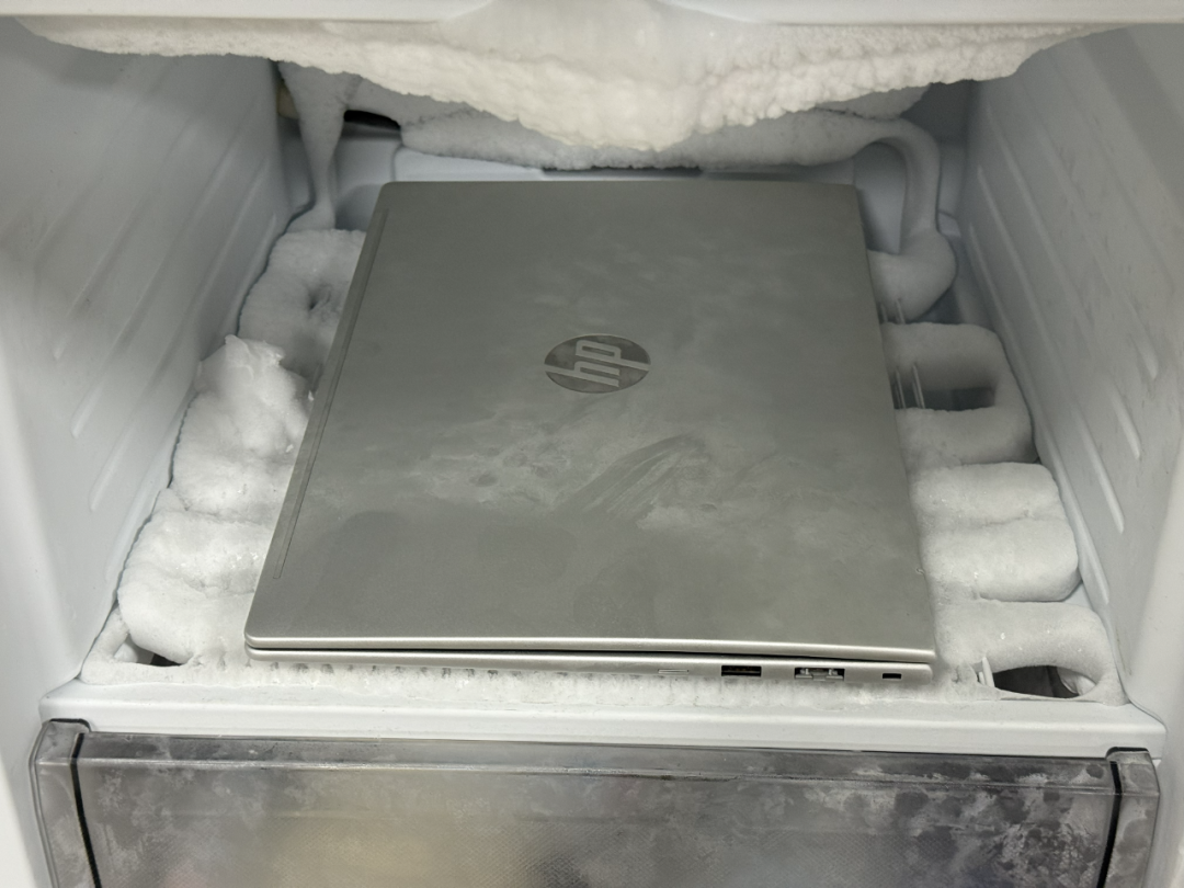 笔记本放入冰箱冷冻室