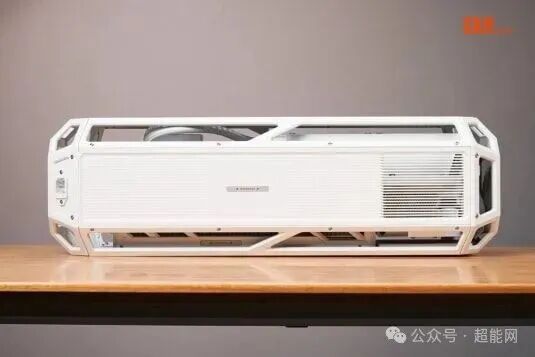 机箱侧面结构展示