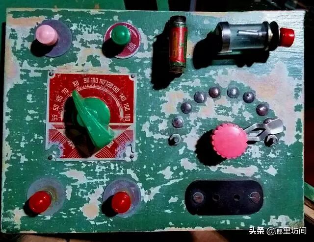 60年代双矿石收音机操作面板特写