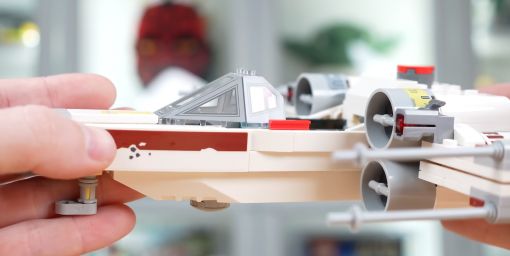 乐高X-Wing战机模型底部细节