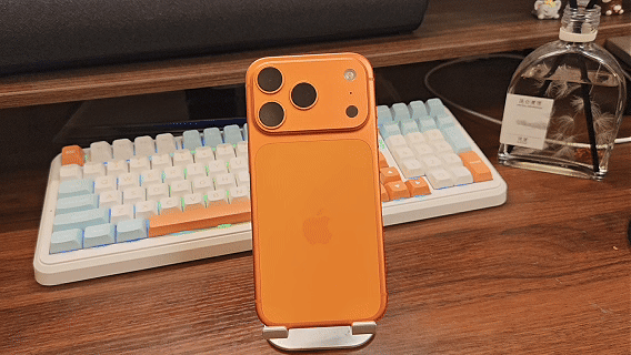 手机背面吸附AI录音卡