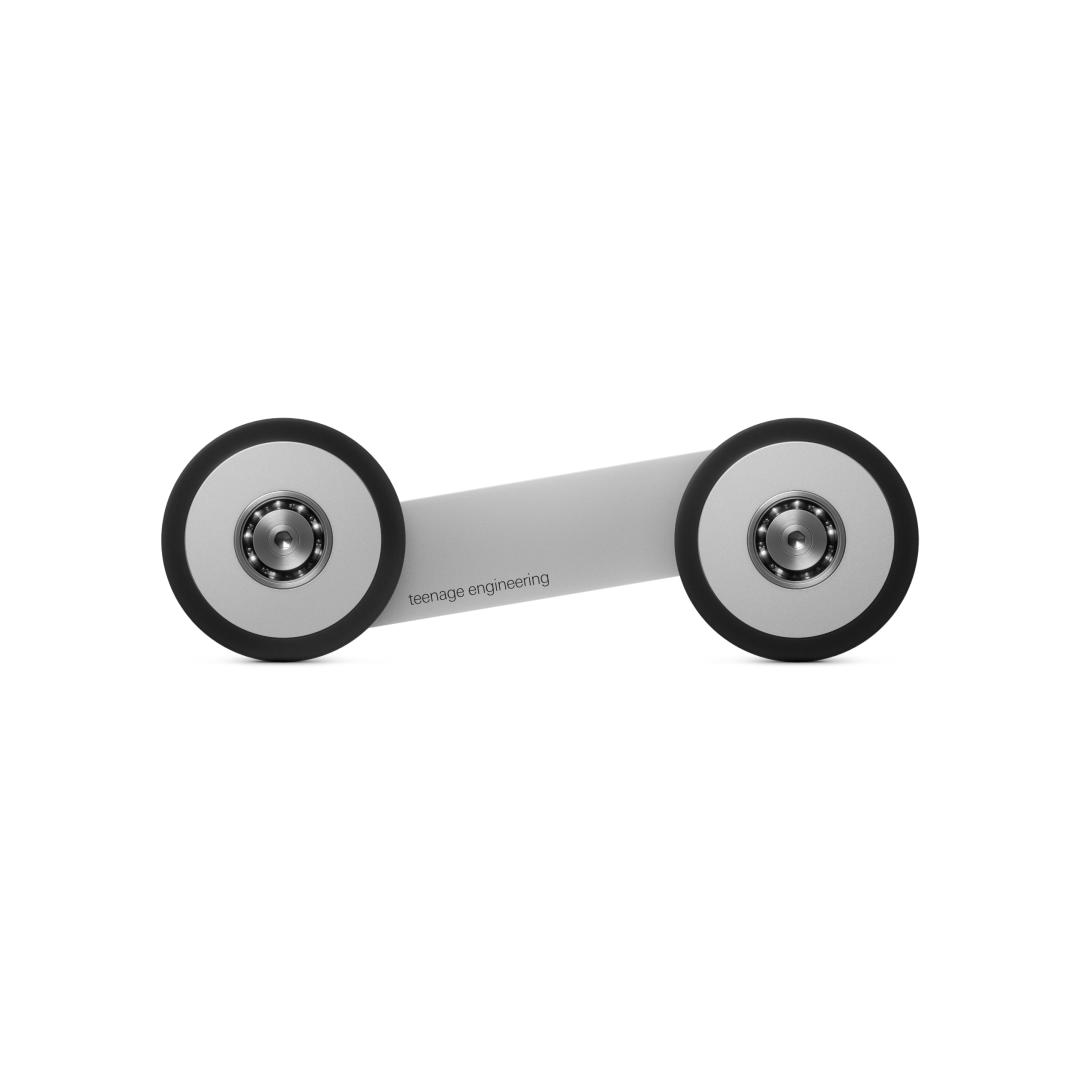 Teenage Engineering 金属玩具车与轮轴结构