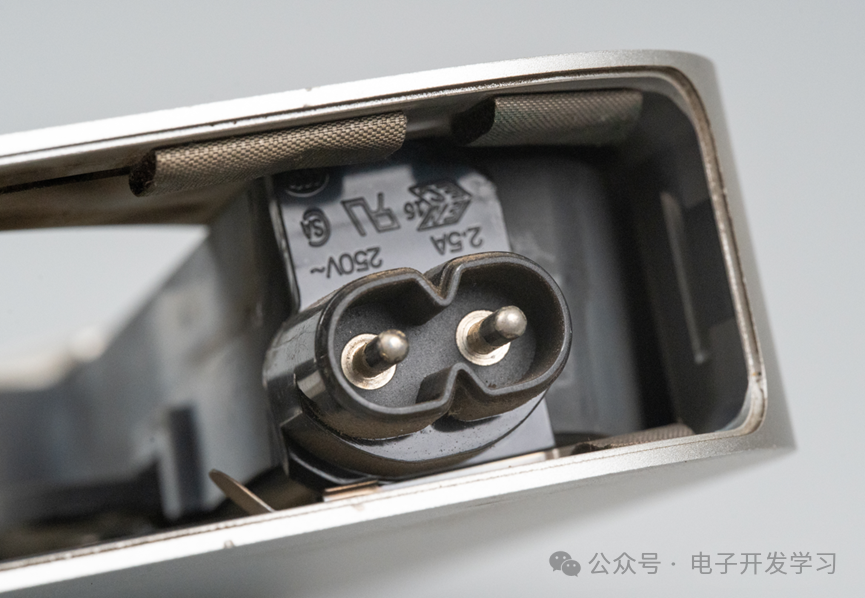 Mac mini机壳内的电源模块空位