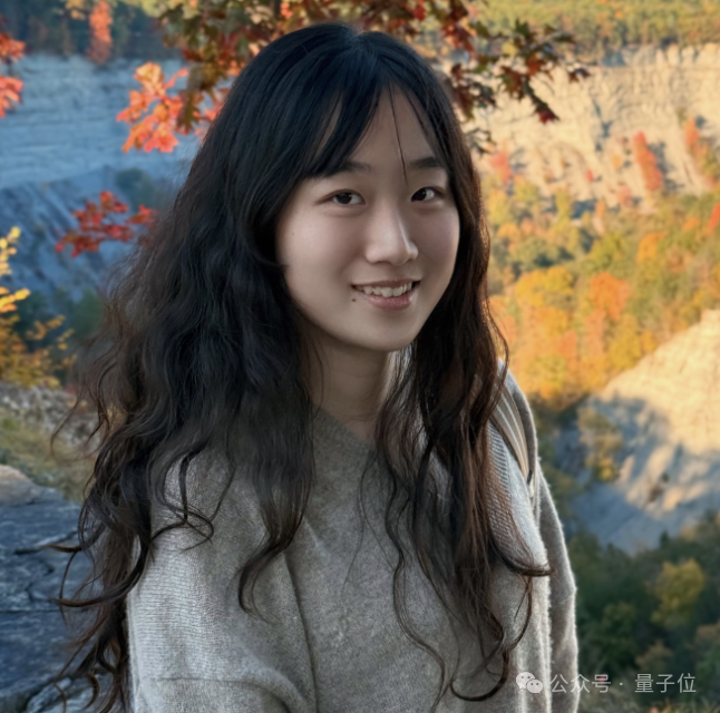论文作者胡珂雅肖像照