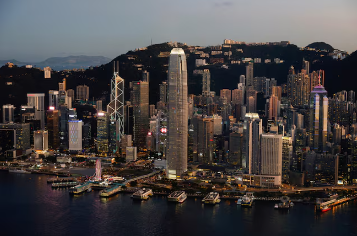 香港维多利亚港黄昏天际线全景